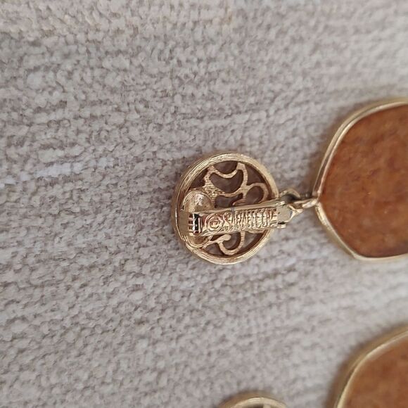 Sarah Coventry "Taste of Honey" Clip On Dangle Earrings Vintage 1974 - Picture 3 of 8